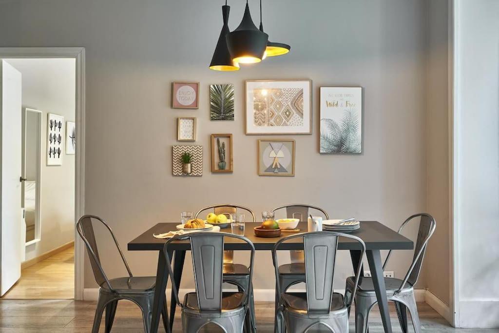 Magnificent 4 Bedroom Apartment In Eixample Barcelona Eksteriør billede
