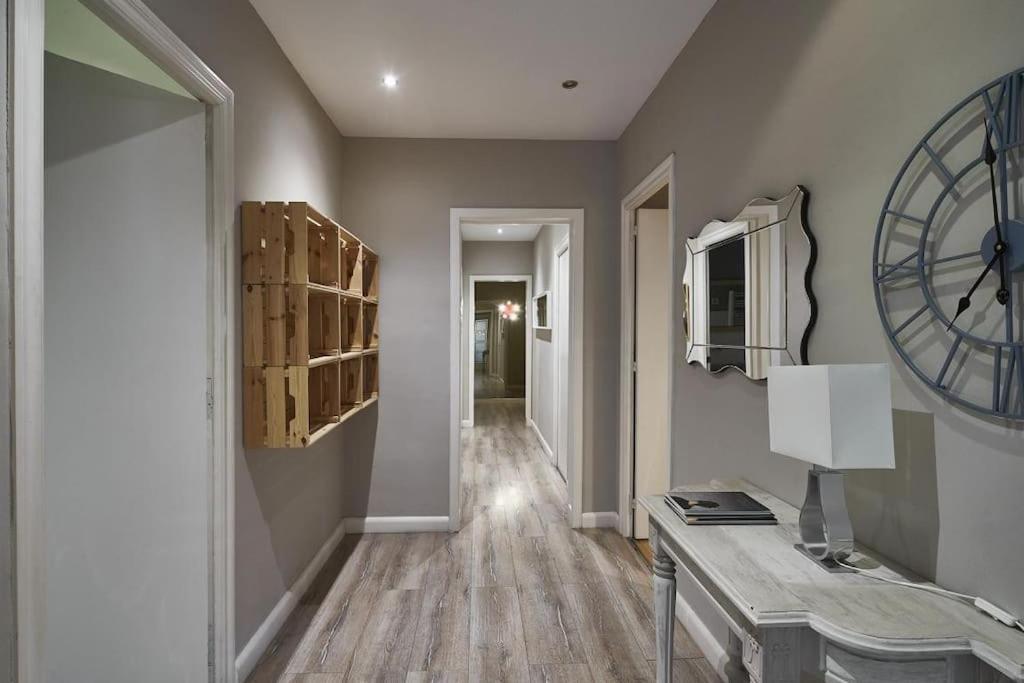 Magnificent 4 Bedroom Apartment In Eixample Barcelona Eksteriør billede